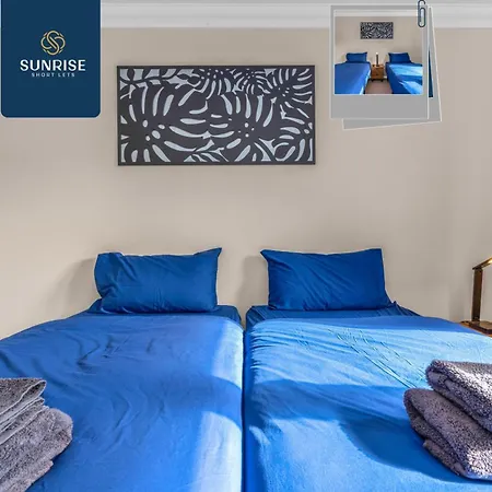 Muirton House 2 - Sleeps 8 Has 4 Twin Bedrooms With 4 Car Driveway, 2 Bathrooms, Smart Tv, Fully Equipped Kitchen, Large Dining And Living Space, Rear Garden, Free Wifi, Long Stays Welcome, Price Match Gaurantee By Sunrise Short Lets *