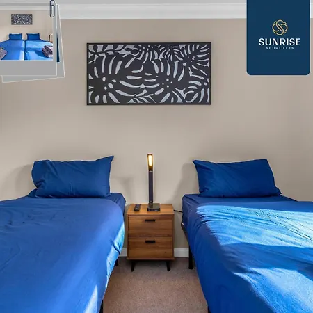 Muirton House 2 - Sleeps 8 Has 4 Twin Bedrooms With 4 Car Driveway, 2 Bathrooms, Smart Tv, Fully Equipped Kitchen, Large Dining And Living Space, Rear Garden, Free Wifi, Long Stays Welcome, Price Match Gaurantee By Sunrise Short Lets