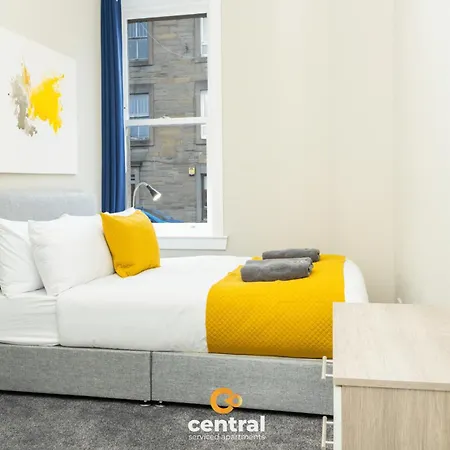 Serviced - 2 Bedroom - Ground Floor - Modern - Sleeps 4 - 2 X Double Beds - Free Street Parking - Fully Equipped - Short & Long Term Available - Contact Us For Your Requirements *