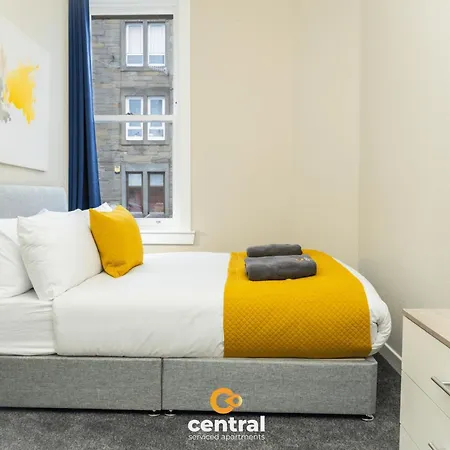 Serviced - 2 Bedroom - Ground Floor - Modern - Sleeps 4 - 2 X Double Beds - Free Street Parking - Fully Equipped - Short & Long Term Available - Contact Us For Your Requirements *