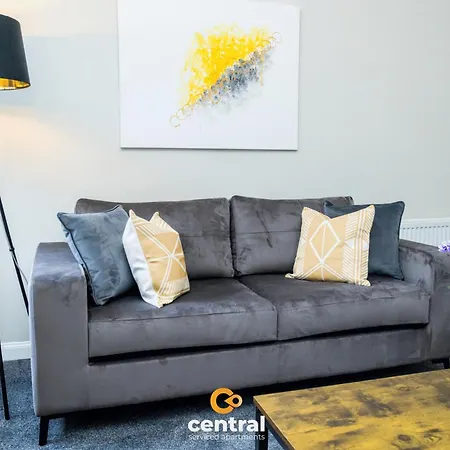 Serviced - 2 Bedroom - Ground Floor - Modern - Sleeps 4 - 2 X Double Beds - Free Street Parking - Fully Equipped - Short & Long Term Available - Contact Us For Your Requirements *