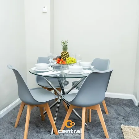 Serviced - 2 Bedroom - Ground Floor - Modern - Sleeps 4 - 2 X Double Beds - Free Street Parking - Fully Equipped - Short & Long Term Available - Contact Us For Your Requirements Dundee