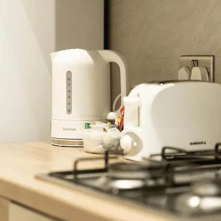 Apartment Serviced Apartments: Cozy 2-bedroom With Access