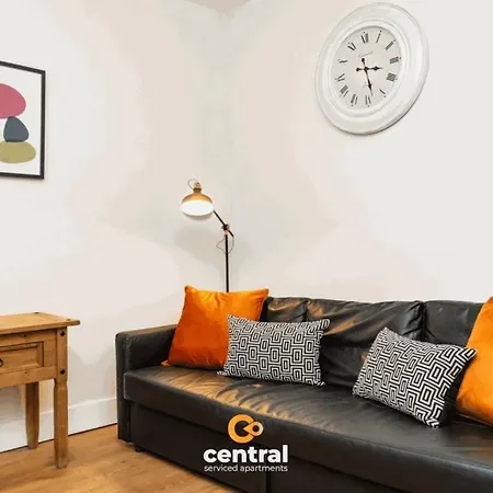 Apartamento Central Serviced - 2 Bedrooms - Modern - Unique Touches - Free Street Parking - Fully Equipped - Close To City Centre - Short & Long Term Available - Contact Us For Your Requirements
