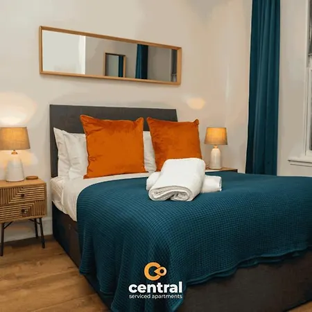 Apartamento Central Serviced - 2 Bedrooms - Modern - Unique Touches - Free Street Parking - Fully Equipped - Close To City Centre - Short & Long Term Available - Contact Us For Your Requirements *
