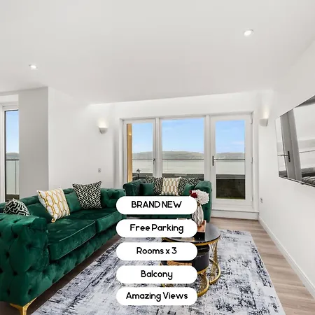 Luxe Riverside Duplex Penthouse, Amazing Views With 2 X Balcony, 3 X King Bedrooms, 2 X Bathrooms, Fully Equipped, River And City Views, Poker Table Plus Games, Free Parking, 10 Min To Uni And 5 Mins To Supermarket, Car Hire Available Poa Dundee