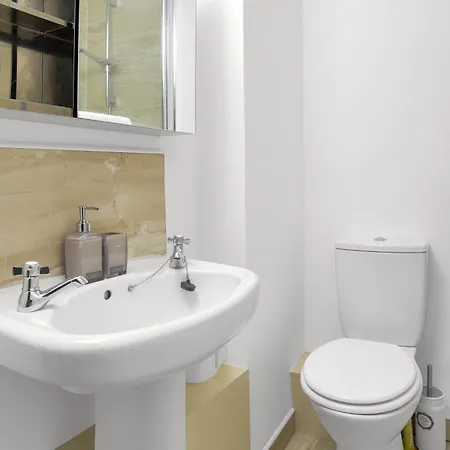 Baxter Park For Contractors & Visitors Holiday home Dundee