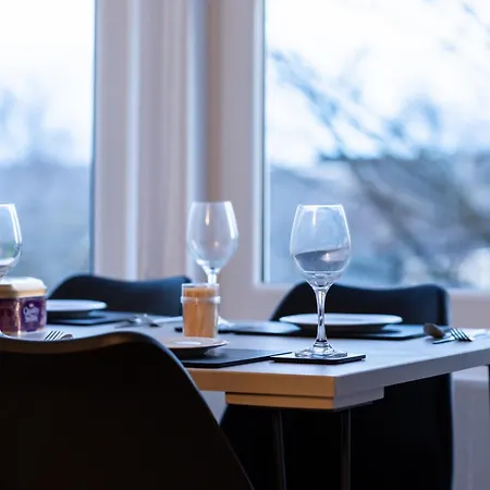 Info Only, Multiple Locations, Available For Large Groups, Contractors And Extended Stays, Fully Furnished Explore Our Range, Invoice And Reduced Price Only Via Sunrise Short Lets * Dundee