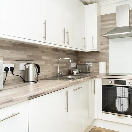 Apartment Info Only, Multiple Locations, Available For Large Groups, Contractors And Extended Stays, Fully Furnished Explore Our Range, Invoice And Reduced Price Only Via Sunrise Short Lets