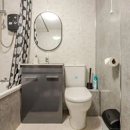 Modern And Stylish 1-bed In Centre - Perfect For Short Or Long & Contractors