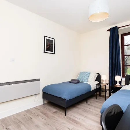 2 Bed Flat-ground Floor-parking Dundee