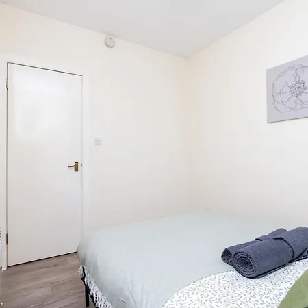 2 Bed Flat-ground Floor-parking