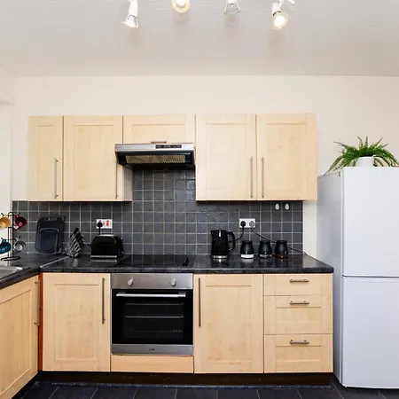 2 Bed Flat-ground Floor-parking Apartment Dundee