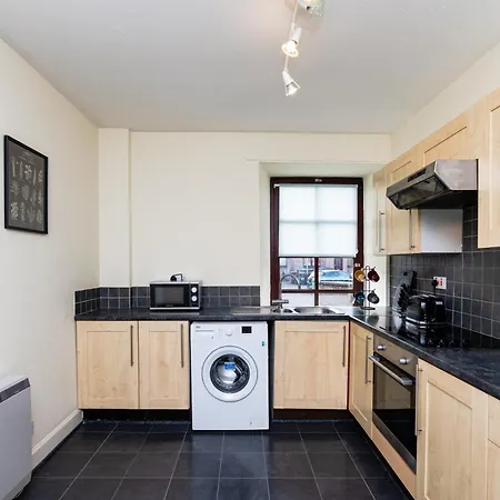 2 Bed Flat-ground Floor-parking Apartment Dundee