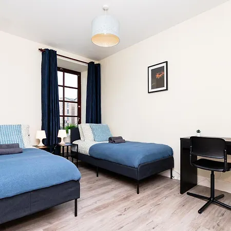 2 Bed Flat-ground Floor-parking *