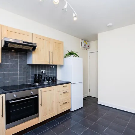 2 Bed Flat-ground Floor-parking Apartment Dundee