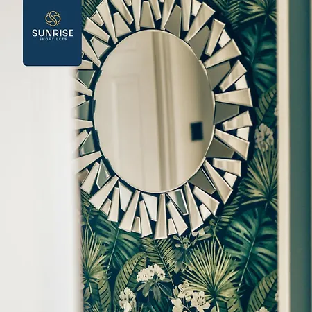 Baffin Townhouse - 3 Bedrooms With 4 Beds, Newly Refurbished, Fully Equipped, Free Parking, Amazing Views - Long Stays Available And Price Match Gaurantee By Sunrise Short Lets Dundee * Dundee