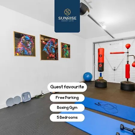 Friary Townhouse - Vat And Reduced Price Gaurantee, 5 Double Bedrooms, 4 Bathrooms, Gym, Games, Garden, Fully Equipped, Free Parking, Location, Contractors And Trades People Favourite, Vat And Reduced Price Gauranteed At Sunrise Short Lets Du Pousada Dundee
