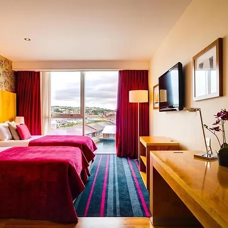 Apex Quay & Hotel 4*