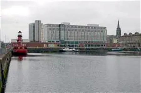 Apex Quay & Hotel 4*