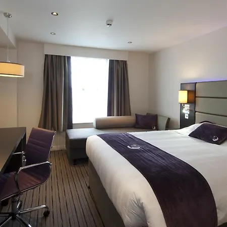Premier Centre 3*