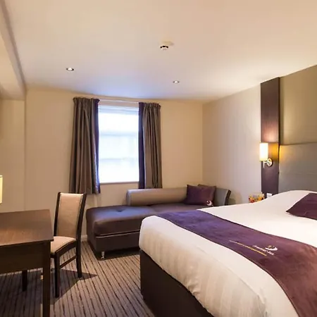 Premier Centre 3*