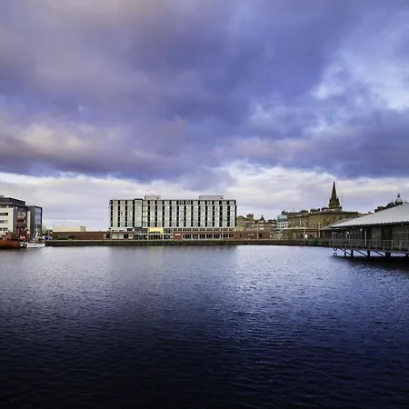 Apex Quay & 4*