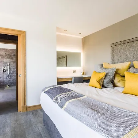 The Hideaway Experience * Dundee