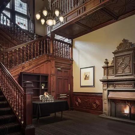 The Landmark And Leisure Club A Palette Hotel 4*