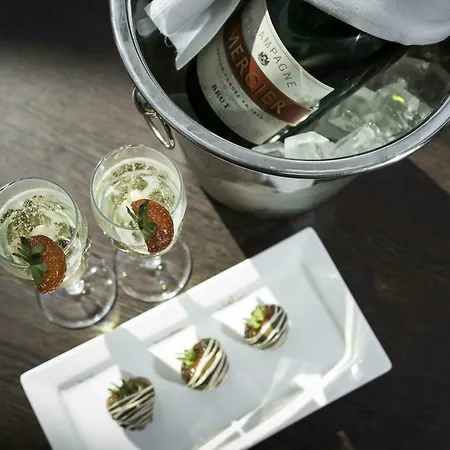 The Landmark And Leisure Club A Palette 4*