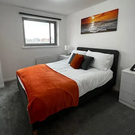 River View Apartment: Oasis With Balcony And Sports Tv * Dundee