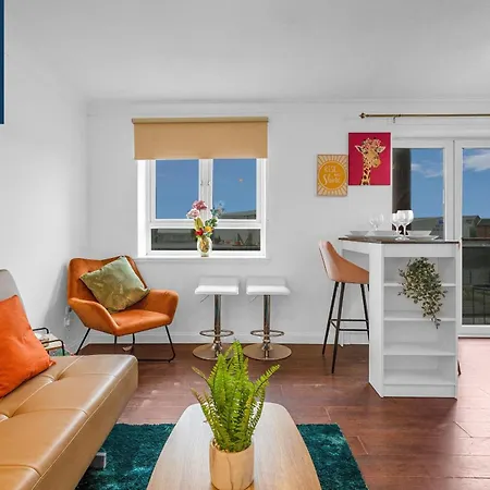 Info Only - Sunrise Short Lets, Special Offer, Book For 7 Nights And Get 1 Night Free - 14 Night Get 2 Nights Free - 28 Night And Get 4 Nights Free - Promo-code - Bdc24 ,only With Sunrise Short Lets Ask Us 0773-4272-500 , Not A Li Casa de férias Dundee
